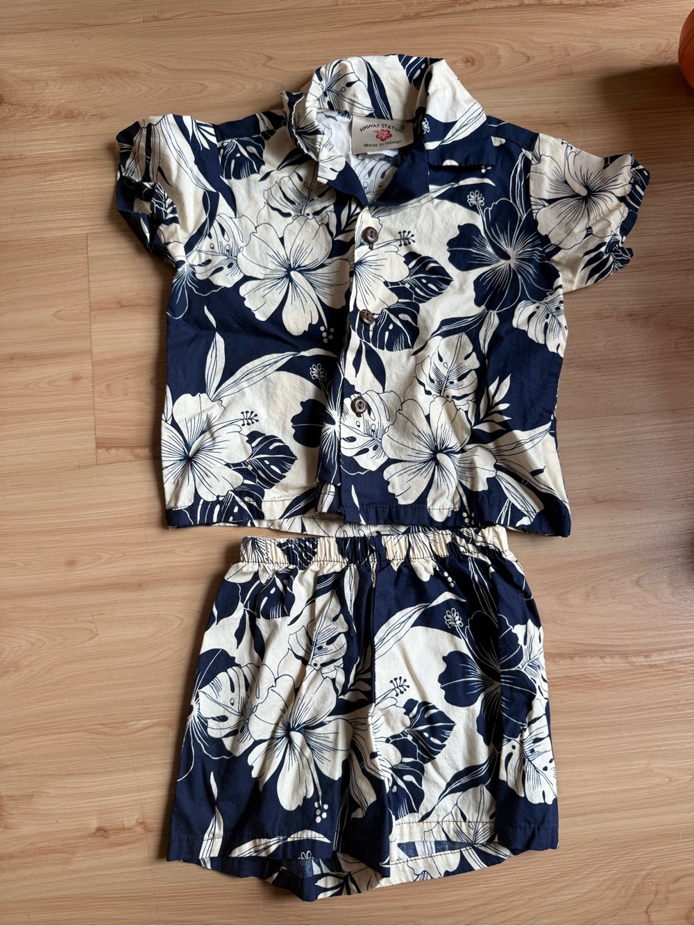 Vintage Navy & Cream Floral Two-Piece Matching Set - aloha shirt and shorts